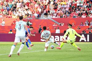 葡萄牙1-0落后克罗地亚！37岁佩里西奇进球，葡萄牙后防失误