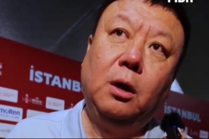 王建军指出：主要问题在于篮板和对抗，队员外线投篮不准源于自信不足