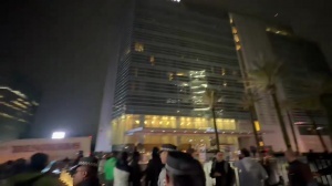 盘外招有何效果？墨西哥球迷昨夜酒店外持续鸣笛，厄瓜多尔赛前抗议