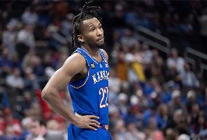 塞尔夫：彼得森NBA生涯10年8次入全明星，场均得分20或25分
