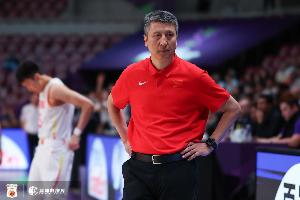 郭士强表示：尽管霍金森表现优异，中国队目前不考虑引进归化球员