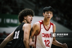 吕飞燕全面爆发,攻防两端高效表现,12投6中贡献20分5助攻2抢断,正负值高达+26,领跑全场