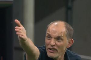 英格兰0-1不敌民主刚果，图赫尔场边情绪高涨激情指挥