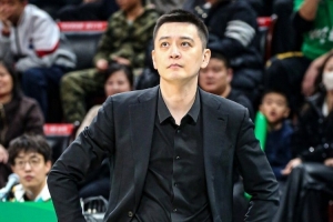 杨鸣指出：教练群体地位较低 职业球队教练与国家队教练权力有限